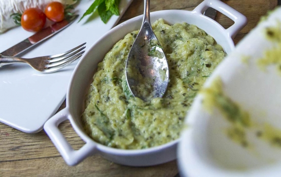 Créaline recette : purée de courgettes gratinée à la menthe et au chèvre