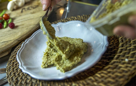 L'atelier des recettes Créaline : purée brocolis, légumes crus et effilés de canard