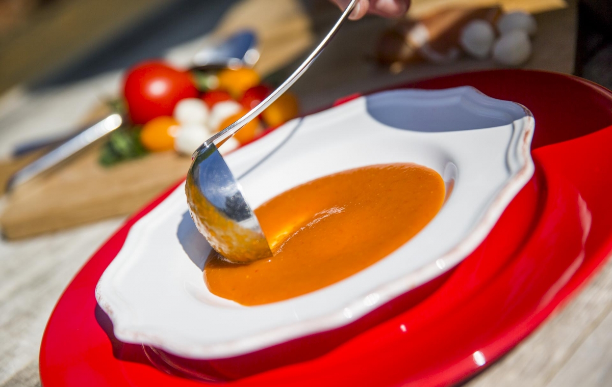 Créaline recette d'été : gelée de gaspacho tomates mozarella et jambon de pays