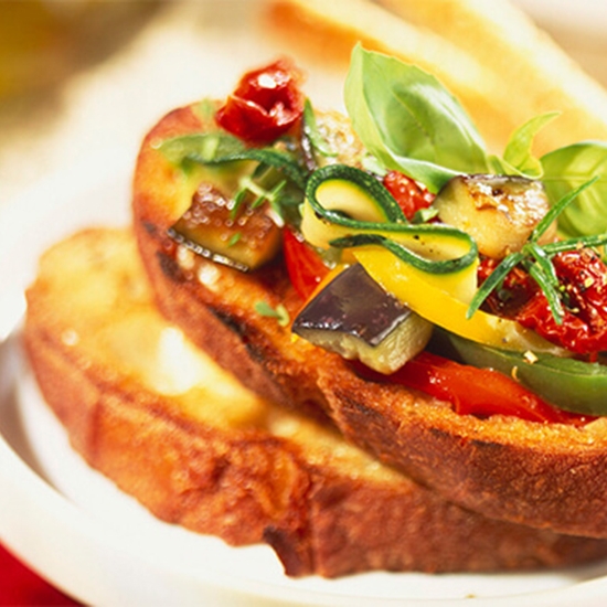 Recette facile de brushetta provençale à réaliser avec la purée provençale du rayon frais Créaline
