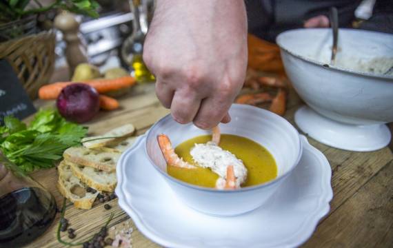 Créaline recette de saison velouté 7 légumes du potager et poisson de nos côtes